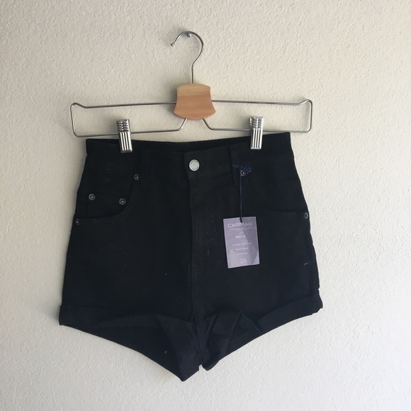 LF Pants - LF black highwaisted cuffed shorts